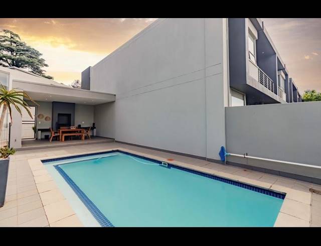 3 BEDROOM PROPERTY TO RENT IN HURLINGHAM